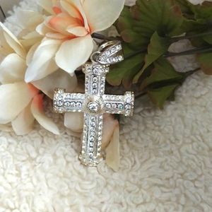 Beautiful 😍❤️ Rhinestone Cross Necklace Pendant